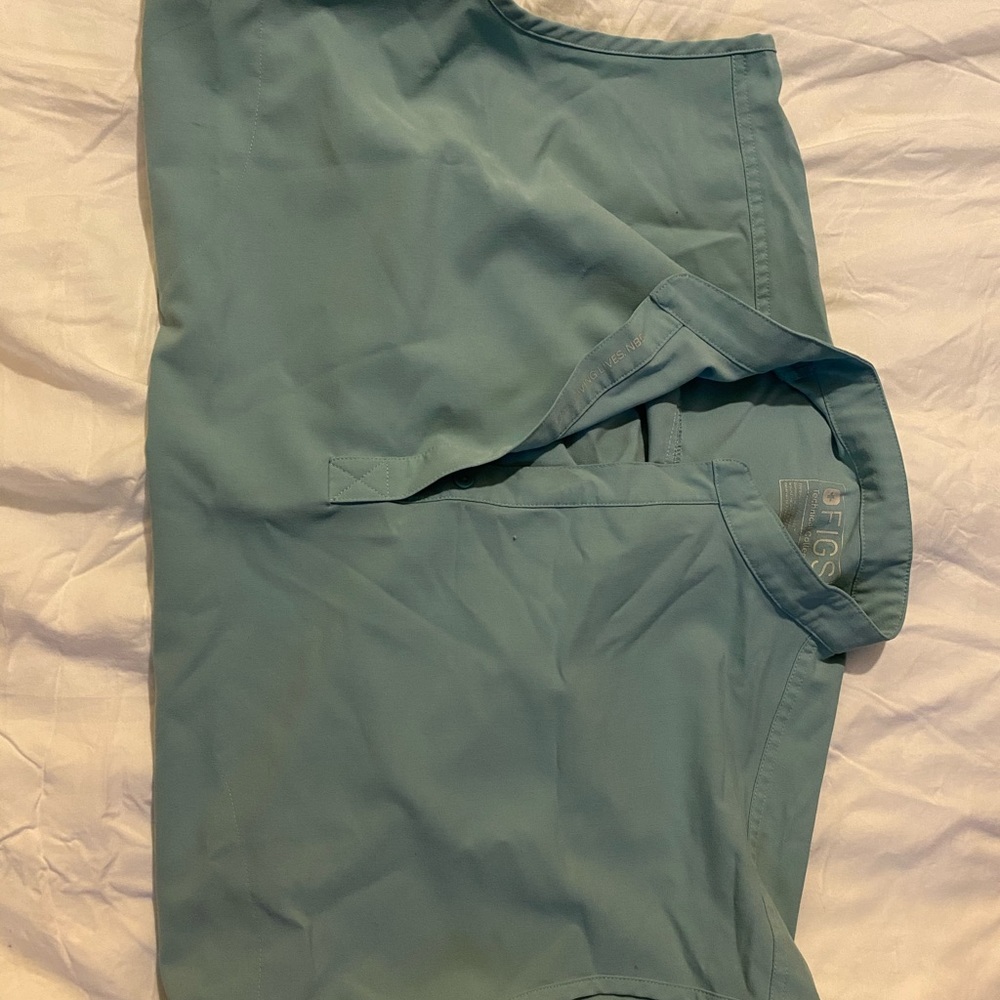 FIGS scrub top